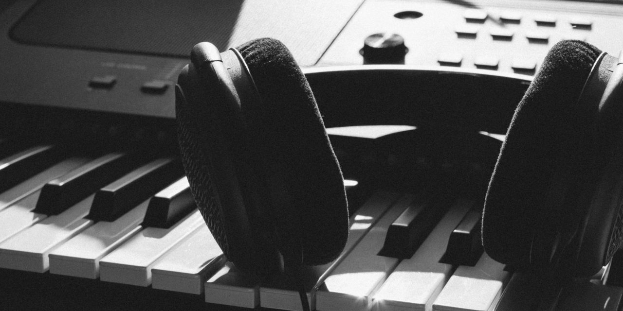 5 Best Studio Headphones For Mixing and Recording
